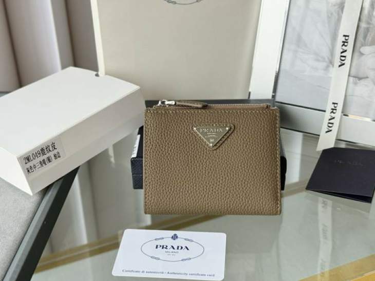 Picture of Prada Wallets _SKUfw215513846fw